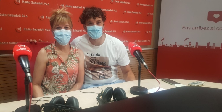 Toni Valverde, organitzador d ela cursa, i Vanesa Sánchez, mare del Dylan