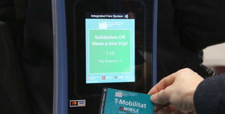 La T-Mobilitat es pot fer servir des de dilluns a Ferrocarrils | ACN
