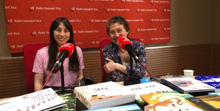 Cecilia i Vera a l'estudi 1 de Ràdio Sabadell 