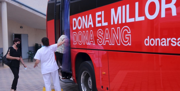 El Banc de Sang recomana demanar cita prèvia per anar a donar | ACN