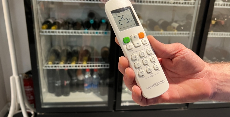 Un comandament d'aire condicionat/ ACN