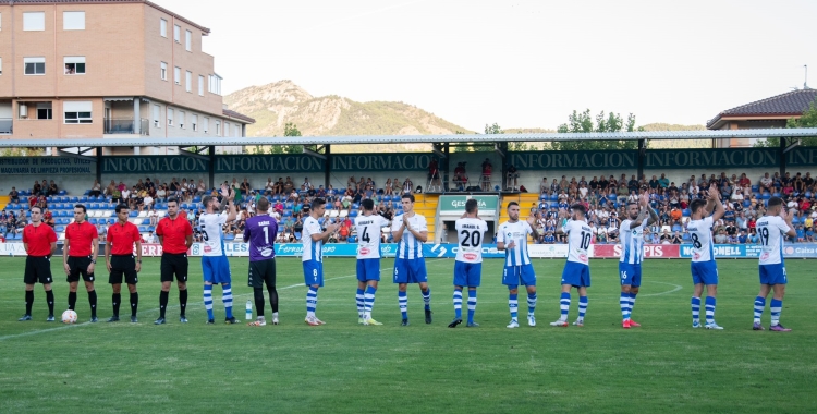 L'Alcoyano saludant al públic del Collao abans de rebre el Barça Atlètic