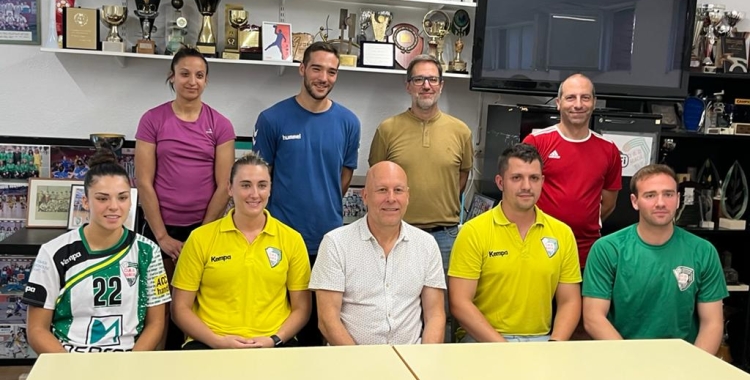 Direcció esportiva, entrenadors i capitans de l'OAR al carrer Boccaccio | Adrián Arroyo