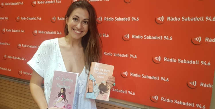 Sarai Palomo als estudis de Ràdio Sabadell | Raquel García