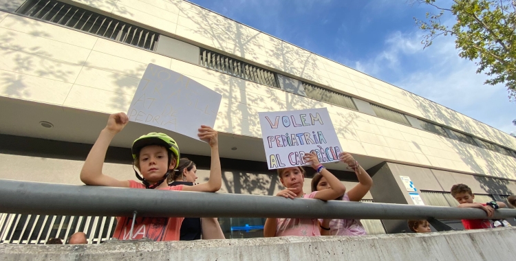 Dos infants a la manifestació d'aquesta tarda | Helena Molist
