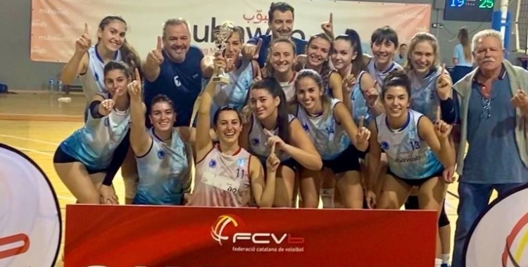 Imatge de les campiones a Les Naus | @cnsvolei