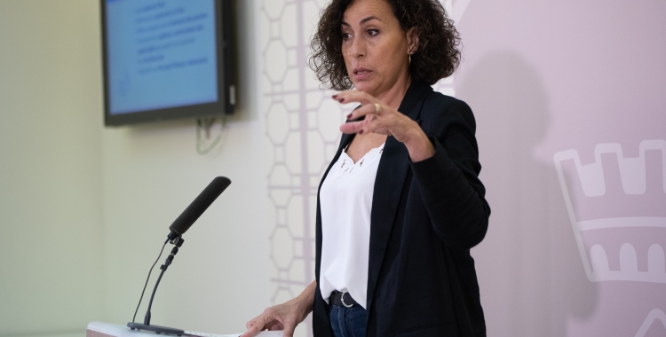 Montse González, durant la presentació dels pressupostos municipals pel 2023/ Roger Benet