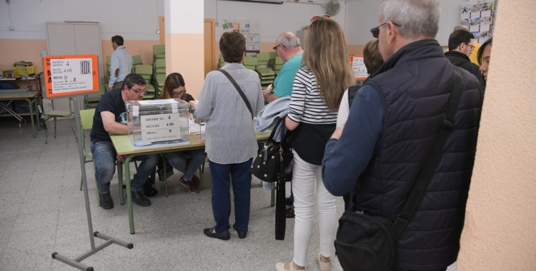 Cua de votants a les eleccions municipals de 2019 | Roger Benet