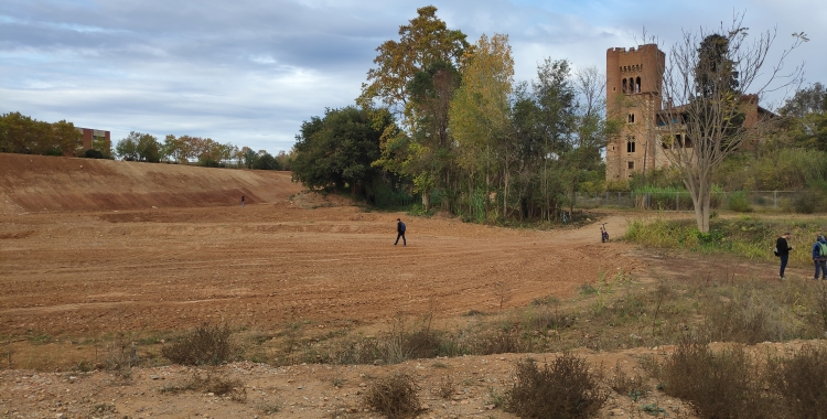 El moviment de terres ha canviat el curs de la riera i ha baixat més de sis metres el terreny | Pau Duran