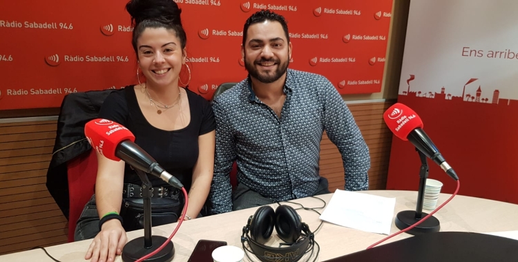 Amanda Sánchez, coordinadora de voluntariat de la FSG i Traian Marin, voluntari de l'entitat