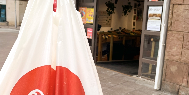 El supermercat 'low cost' funciona a través d'una aplicació mòbil que permet comprar en grup per obtenir els millors preus