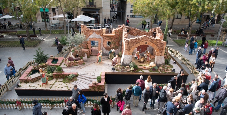 El pessebre s'ha inaugurat avui a la plaça Sant Roc | Helena Molist
