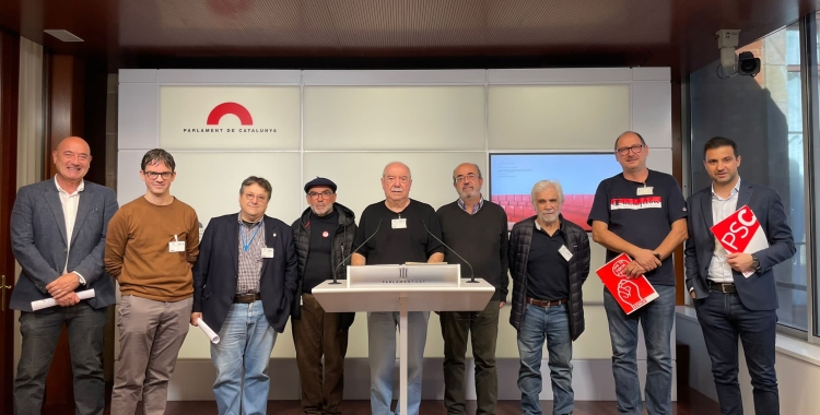 Els representants de la Plataforma amb els grups parlamentaris | @sospediatriasbd