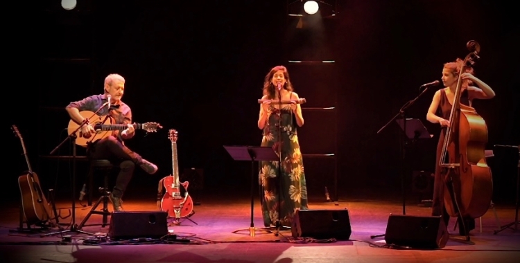 Toni Xuclà presenta 'El viatge de les mans' amb Clàudia Cabero i Gemma Abrié a l'Espai Àgora 