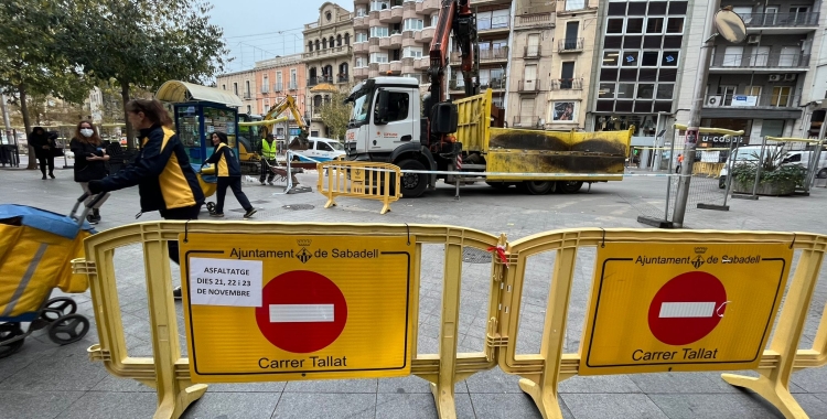 El trànsit rodat queda tallat al Passeig fins dimecres | Roger Benet