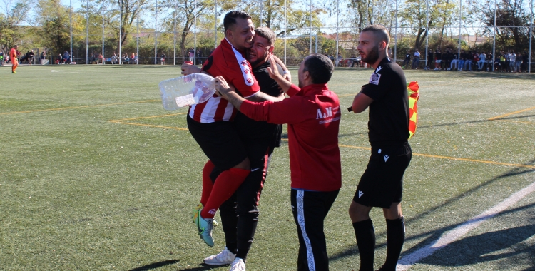 Abel, celebrant amb la banqueta el 3-0 | Adrián Arroyo