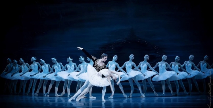 El Ballet de Kíiv actua amb 'El llac dels cignes' a La Faràndula