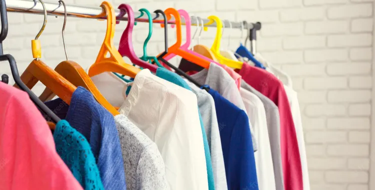 El consell Comarcal impulsa el taller en línia 'la roba incòmoda' per allargar la vida útil de la roba