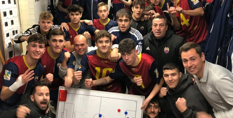 Els jugadors del Mercantil celebrant la victòria contra el Nàstic Manresa | @CEMercantil