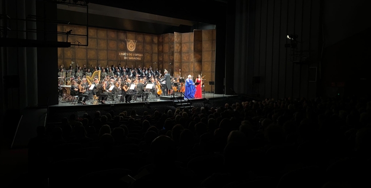 Els Amics de l'Òpera de Sabadell omplen el Teatre de la Faràndula per celebrar 40 anys de vida | Helena Molist Sancho