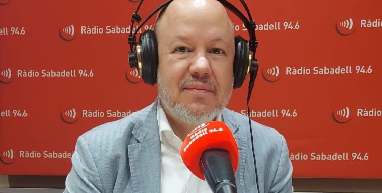 Joan García als estudis de Ràdio Sabadell | Arxiu