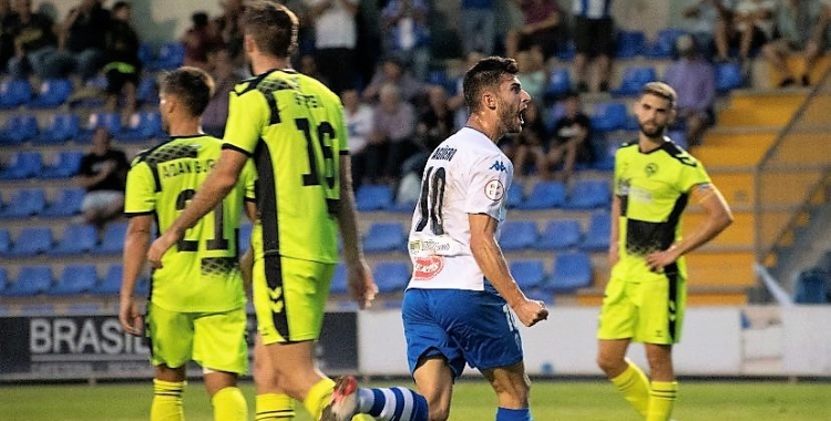 Agüero celebra el seu gol contra el Sabadell | CD Alcoyano