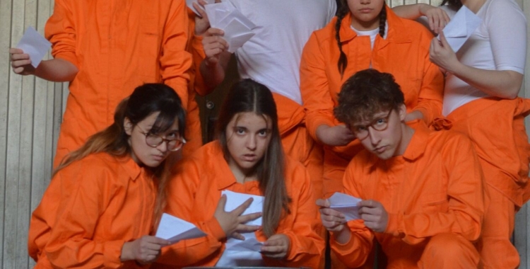 'Situació Bis' arriba al vestíbul del Teatre Sant Vicenç per reivindicar Manuel de Pedrolo 