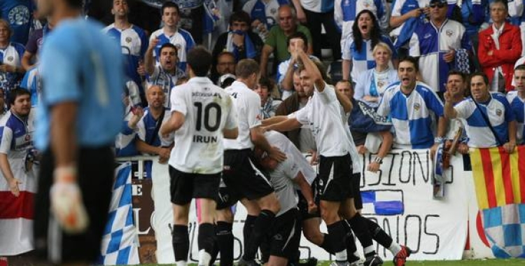 Alegria irundarra davant l'afició arlequinada