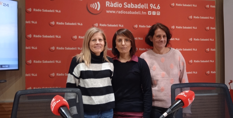 Zaida Rodenas, psicòloga del Centre Ocupacional i membre de la Comissió de sexoafectivitat, Mónica García, directora tècnica de les llars residència i membre de la Comissió de sexoafectivitat, i Jéssica Mejías, treballadora del CET