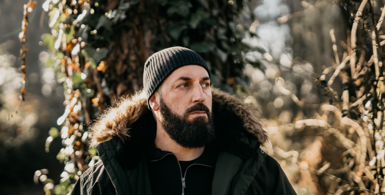 David “El Santo” es va donar a conèixer amb Falsalarma, un dels grups pioners de l'escena hip-hop nacional