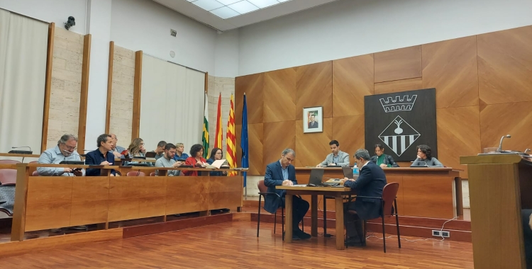 Imatge dels regidors del PSC i Junts aquest matí | Núria García