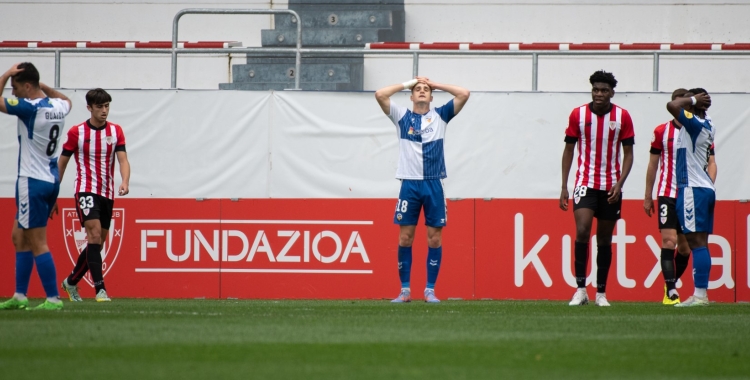 Gualda, Víctor i Moha lamenten una ocasió fallada | Roger Benet