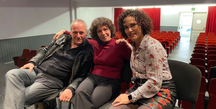 Jaume García, Marta Morell i Paqui Aguilar a la presentació de la tercera edició del Teatre de Barri | Helena Molist