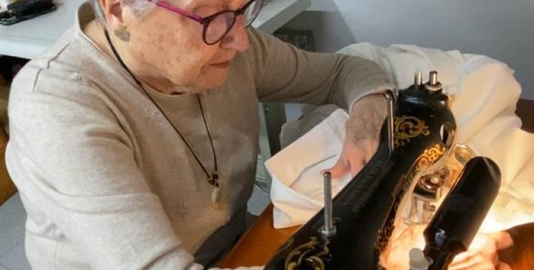 Les modistes de la Faràndula: el motor tèxtil de la Joventut de la Faràndula