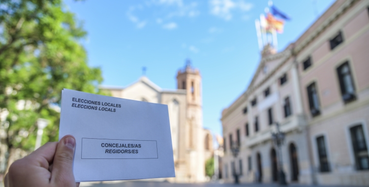 Un sobre de les eleccions municipals/ Roger Benet