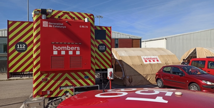 Vehicles dels Bombers, durant la presentació de la campanya a l'Aeroport de Sabadell