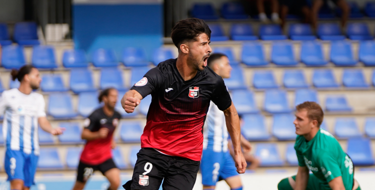 Delgado, celebrant un dels seus gols amb la samarreta de La Nucía | @cfnucia