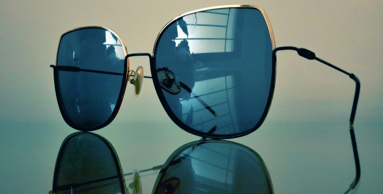 Set de cada deu catalans pateix sensibilitat ocular amb el sol | Pexels