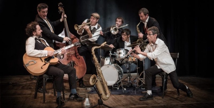 El jazz de La Vella Dixieland i el trompetista Josep Maria Farràs, al pati del Casal Pere Quart