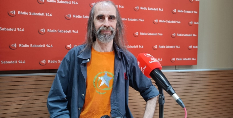 Jordi Santamaria professor de ioga de l' Associació cent-u (C/ de Les Valls 28 1r 6a)