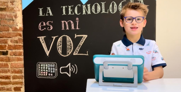 En Leo, un sabadellenc que pateix la síndrome d'Angelman, participa als premis  'Romper barreras' 