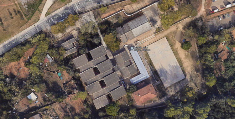 La coberta d'amiant de l'escola Juan Ramón Jiménez | Google Maps