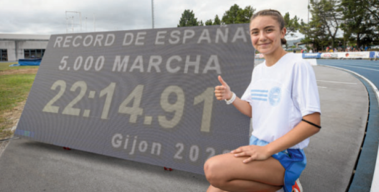 Santacreu, fent-se una fotografia amb el rècord | RFEA