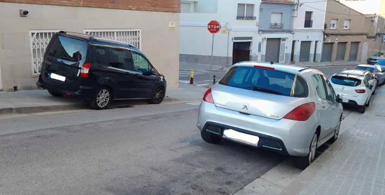 Els veïns de la Serra d'en Cameró es queixen de falta d'aparcament al barri | Núria Garcia