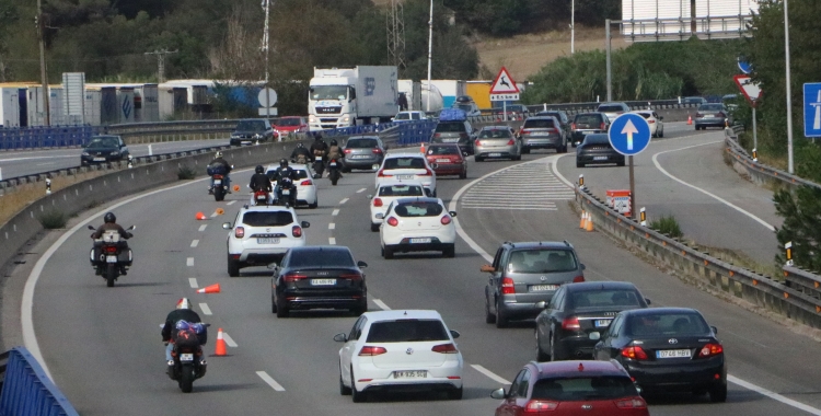 Una carretera, en moments de màxim trànsit/ ACN