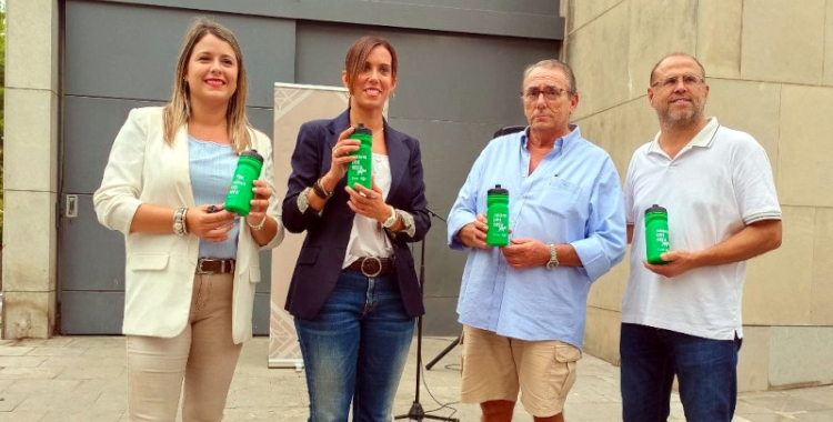 L'alcaldessa Farrés, amb els regidors Pineda i Rodríguez durant la presentació de la campanya/ Karen Madrid