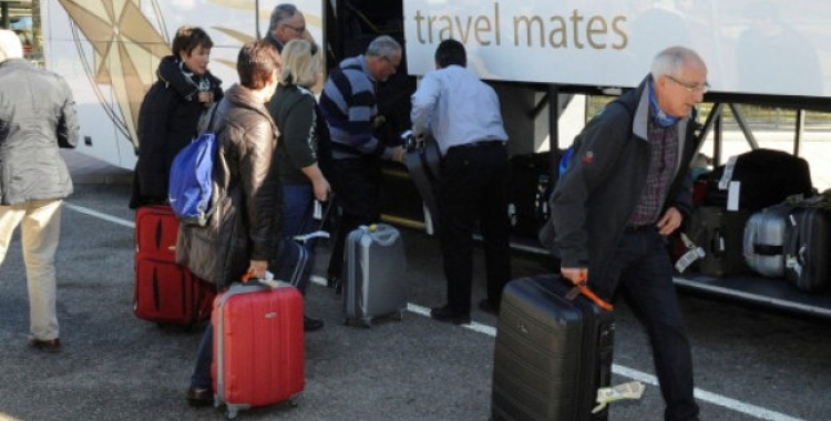 Hi ha una llarga llista d'espera pels viatges de l'Imserso per un descens de l'oferta | ACN