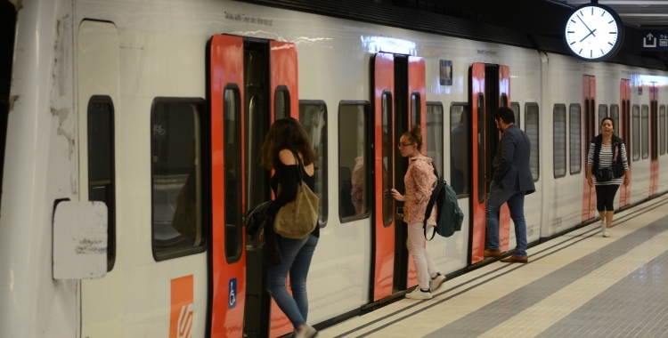 Els Ferrocarrils, al seu pas per Sabadell, en una imatge d'arxiu/ Roger Benet