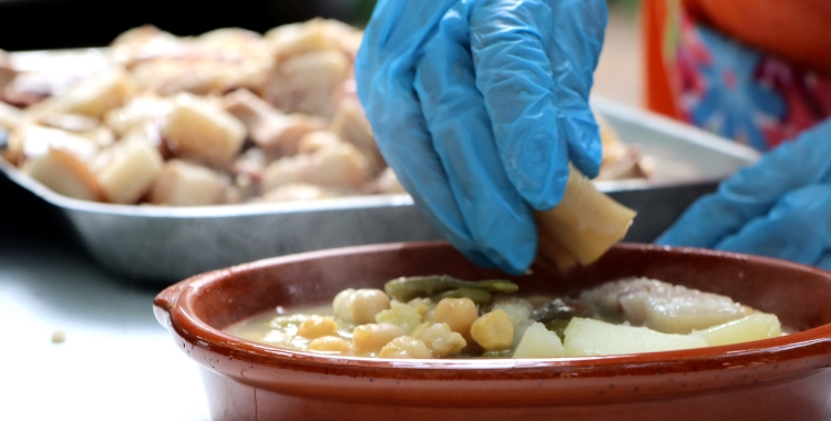 Un plat de 'cocido andaluz' dels Ballesteros | Júlia Ramon