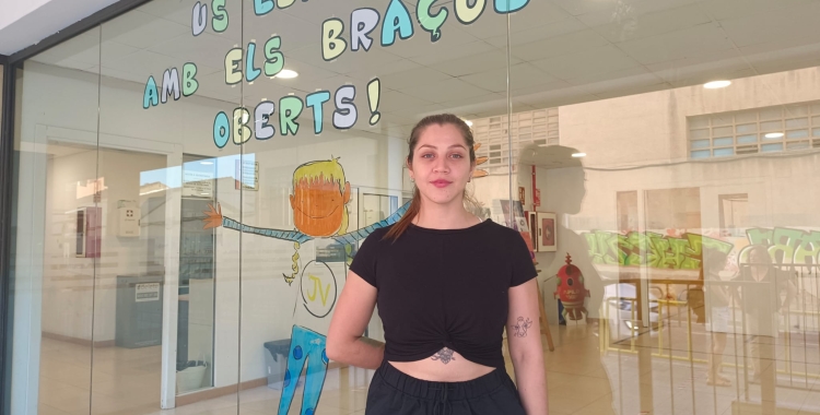 L'activista Yezli Mic va ser ahir al Jaume Viladoms conversant amb els alumnes de 3r d'ESO | Karen Madrid